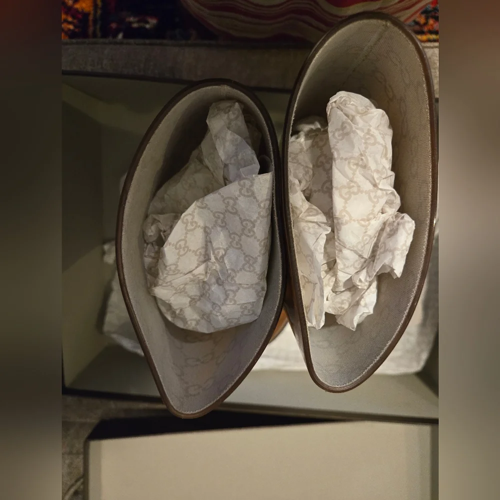 Gucci Tan Monogram Rain Boots - Picture 4 of 13